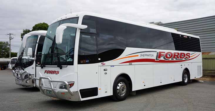 Fords BCI Explorer 2 Mercedes O500RF Coach Design BS02IH